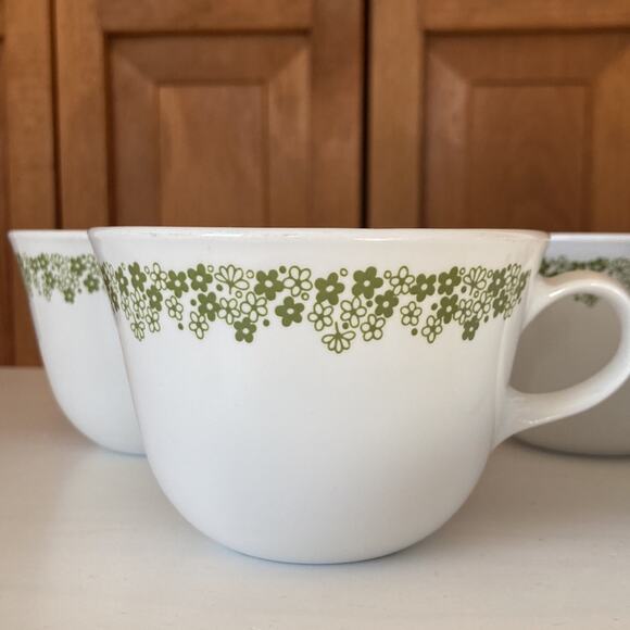 Vintage Corelle “Crazy Daisy” Coffee Cups, Set of 4 - Picture 2 of 9